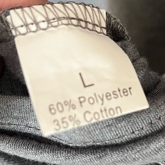 Ladies Women’s Gnome Heather Gray T-shirt Large 3 Gnomes Holding Hearts - Picture 5 of 10